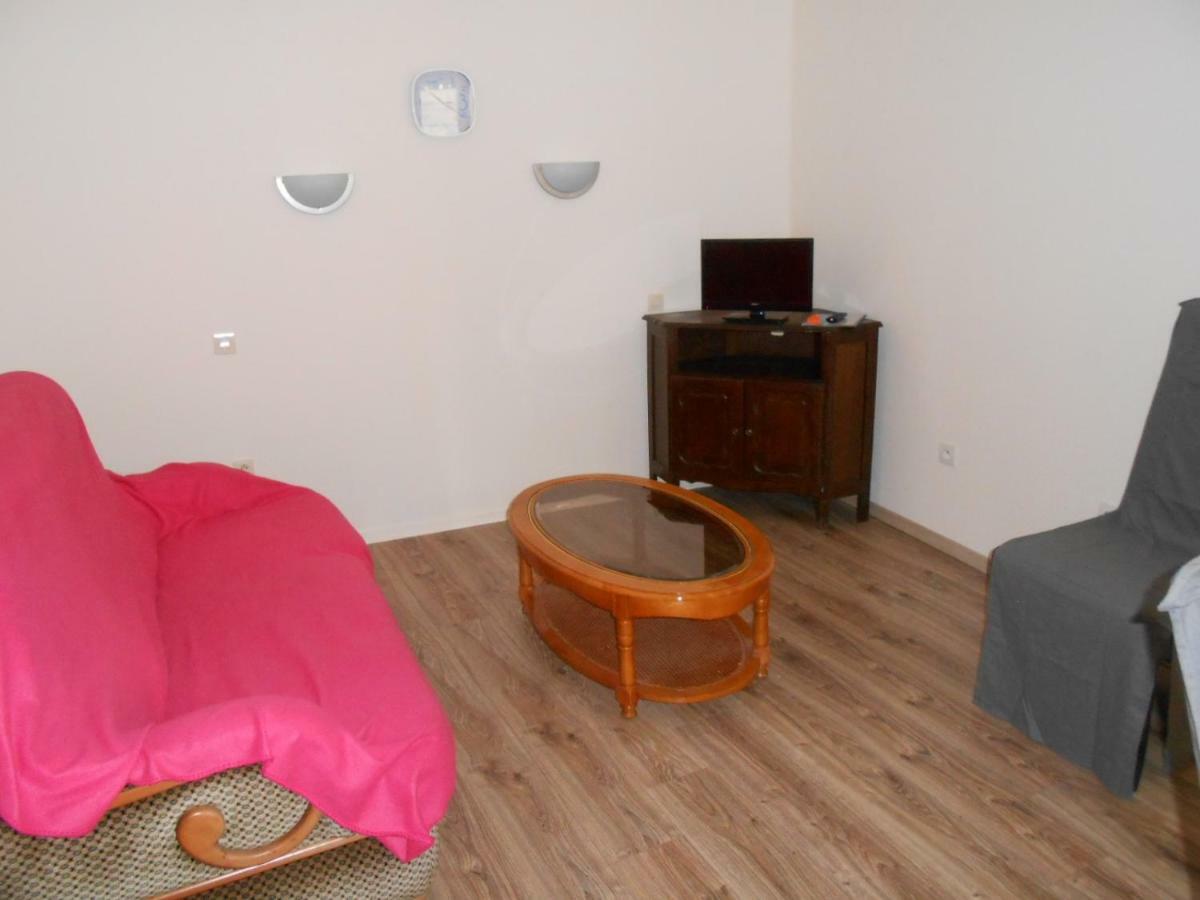 Flat Apartment *